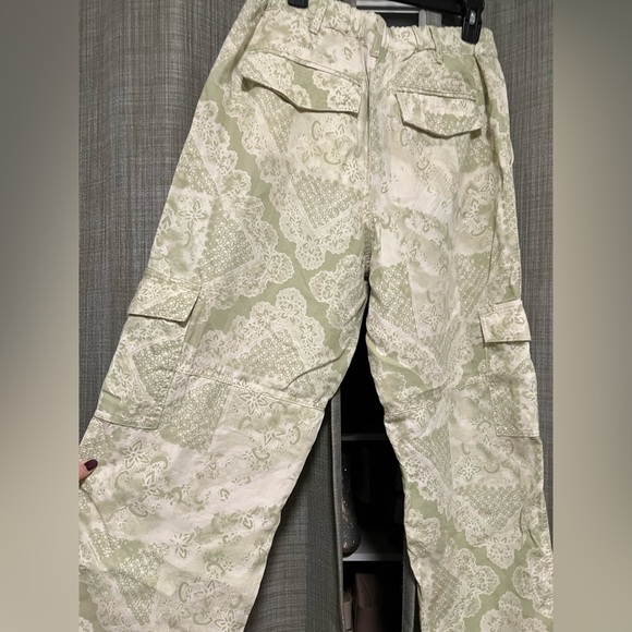 Pilcro Green Cargo Pants - Picture 4 of 7